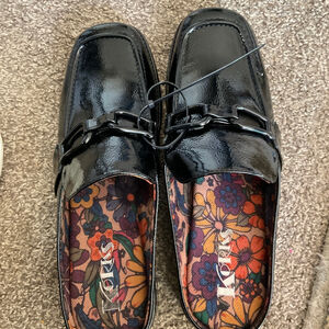 Korks dress shoes size 10